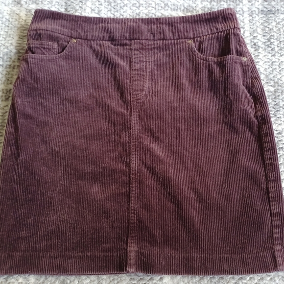 Corduroy Burgundy Short Skirt Academia Preppy Sz 8 - Picture 2 of 8